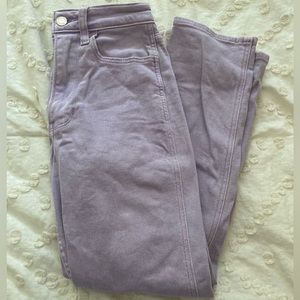 Hollister ultra high rise mom jean. Light purple / lavender. Size 23 or 00short